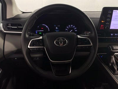 2024 Toyota Sienna XLE 8 Passenger