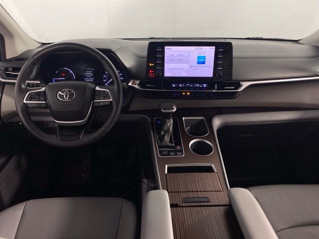 2024 Toyota Sienna XLE 8 Passenger