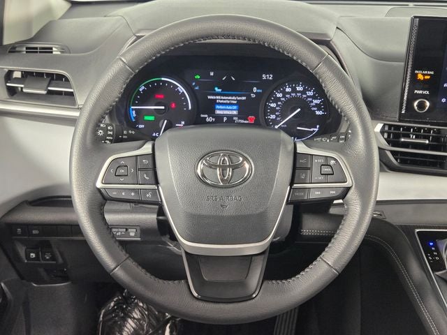 2025 Toyota Sienna XLE 8 Passenger