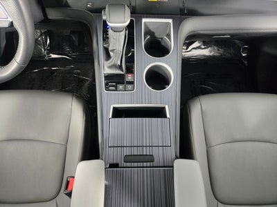 2025 Toyota Sienna XLE 8 Passenger