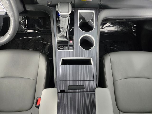 2025 Toyota Sienna XLE 8 Passenger