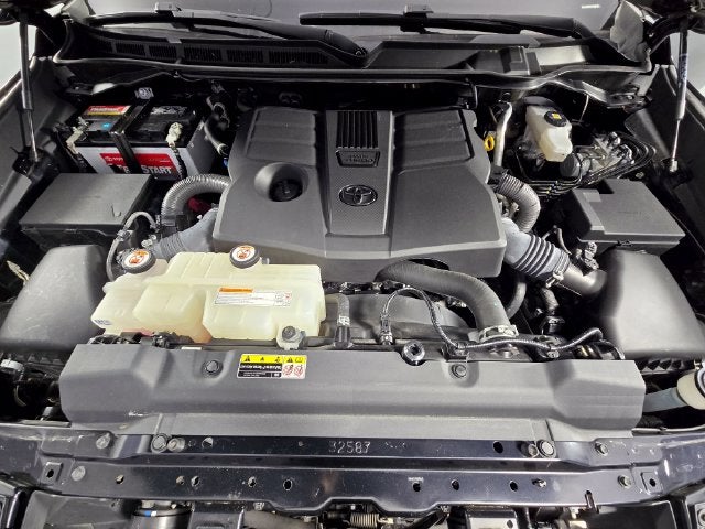 2022 Toyota Tundra SR5 4D CrewMax