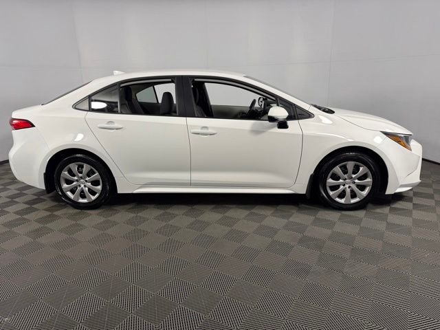 2026 Toyota Corolla LE 4D Sedan
