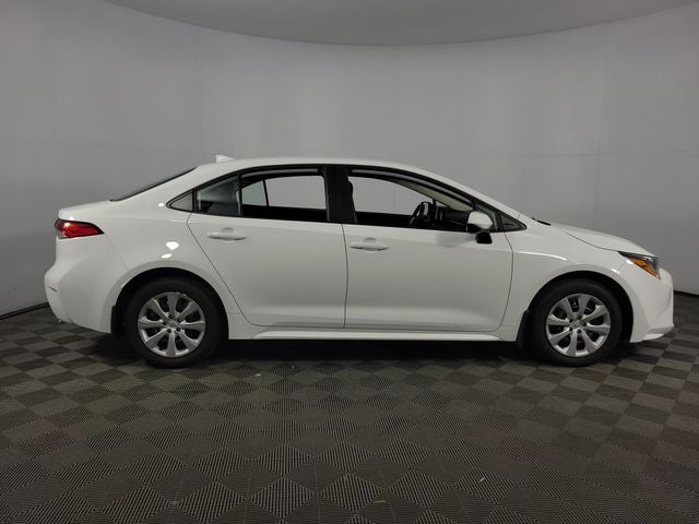 2025 Toyota Corolla LE 4D Sedan