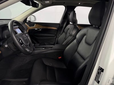 2021 Volvo XC90 T6 Momentum 4D Sport Utility