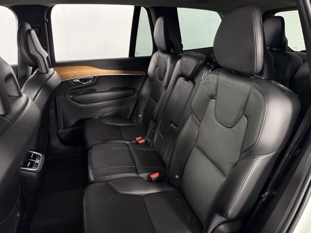 2021 Volvo XC90 T6 Momentum 4D Sport Utility