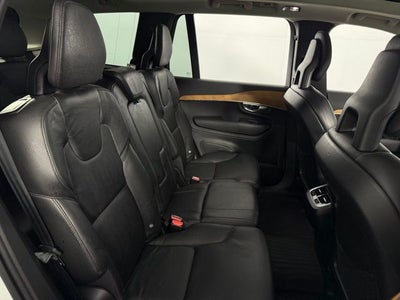 2021 Volvo XC90 T6 Momentum 4D Sport Utility