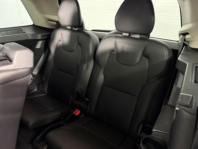 2021 Volvo XC90 T6 Momentum 4D Sport Utility
