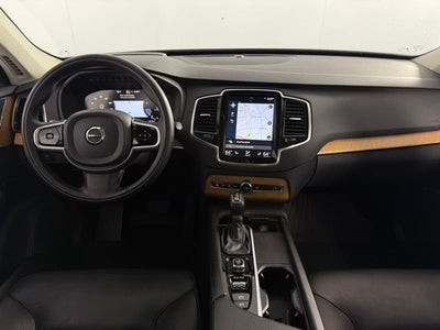 2021 Volvo XC90 T6 Momentum 4D Sport Utility