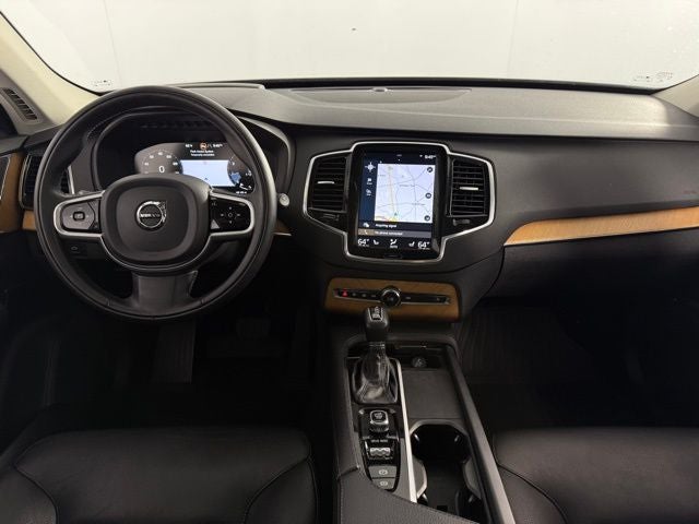 2021 Volvo XC90 T6 Momentum 4D Sport Utility