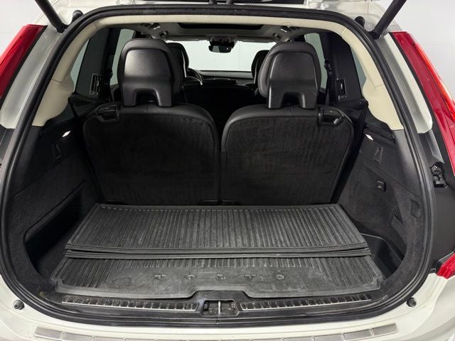 2021 Volvo XC90 T6 Momentum 4D Sport Utility