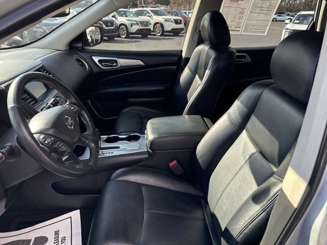 2019 Nissan Pathfinder SL