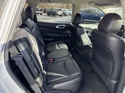 2019 Nissan Pathfinder SL