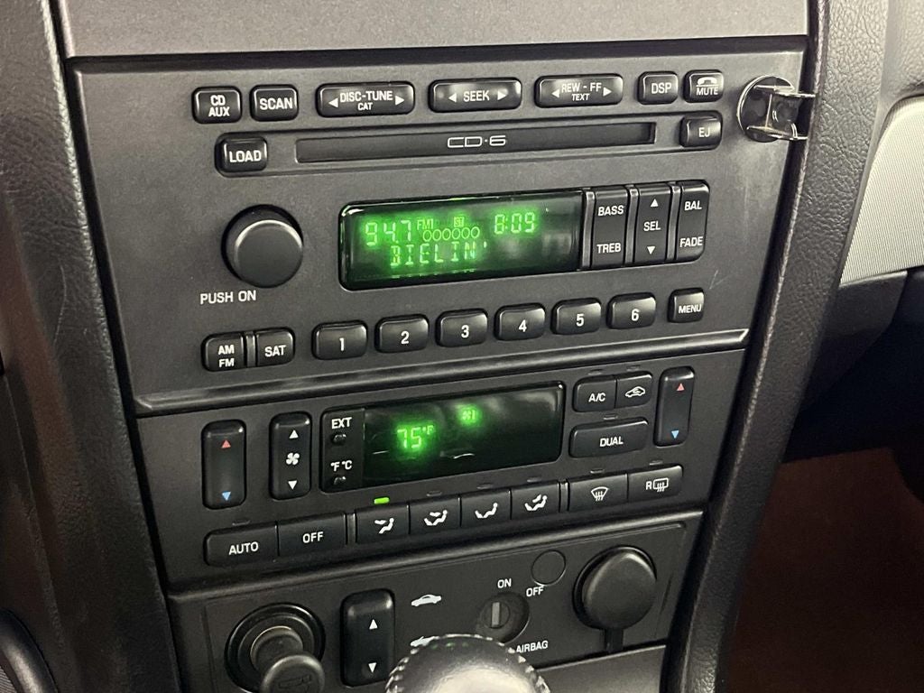 2005 Ford Thunderbird Base