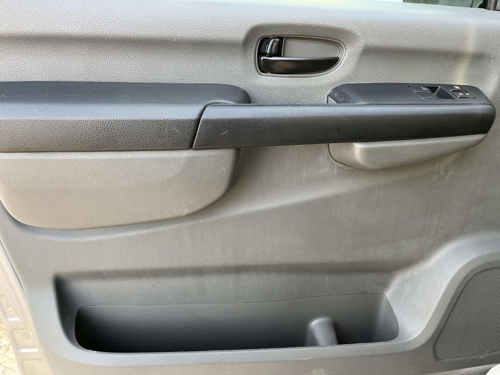 2014 Nissan NV SL