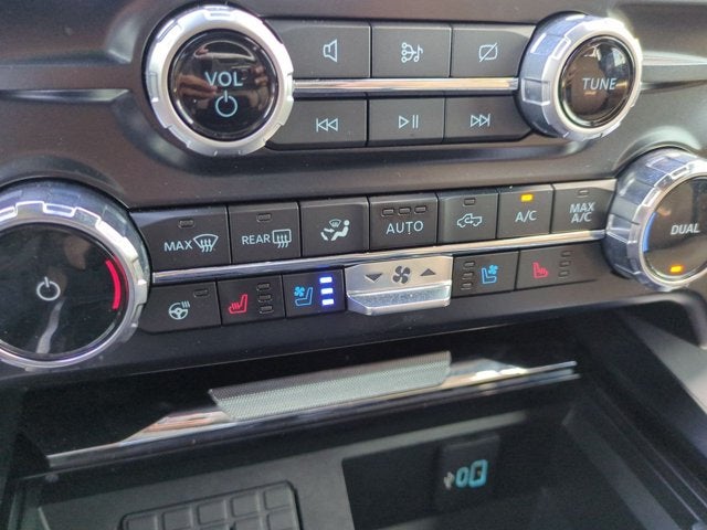 2023 Ford Super Duty F-350 SRW Pickup Lariat