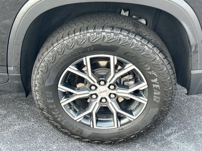 2024 GMC Acadia AT4