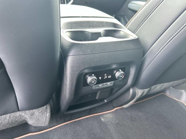 2024 GMC Acadia AT4