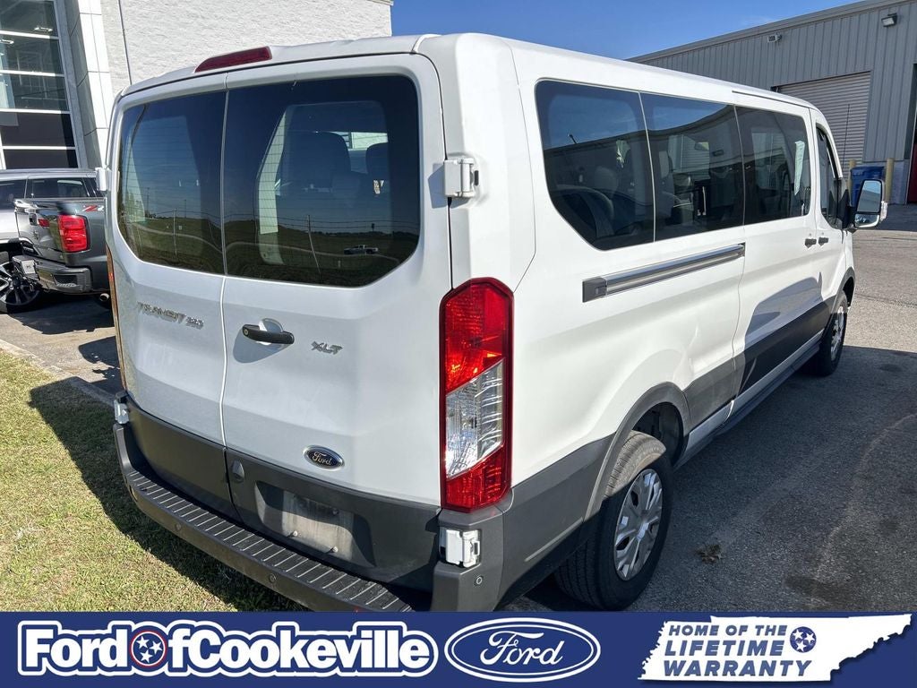 2023 Ford Transit Passenger Wagon XLT