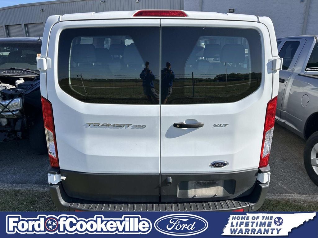 2023 Ford Transit Passenger Wagon XLT