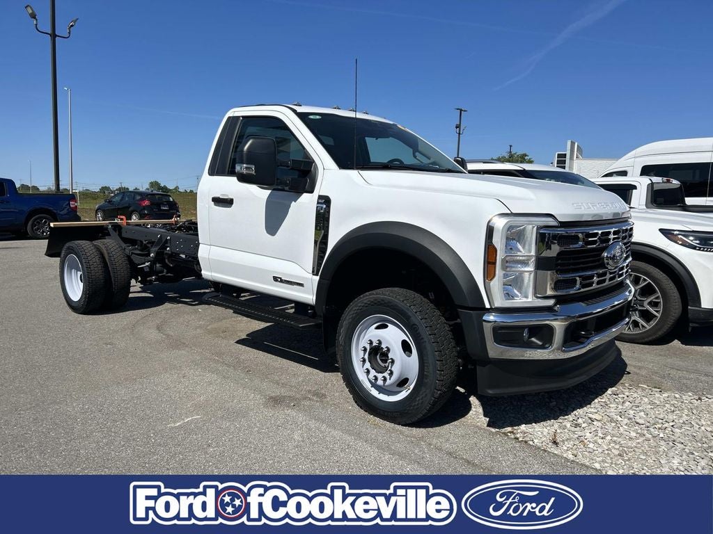 2025 Ford Super Duty F-450 DRW Chassis Cab XLT DRW