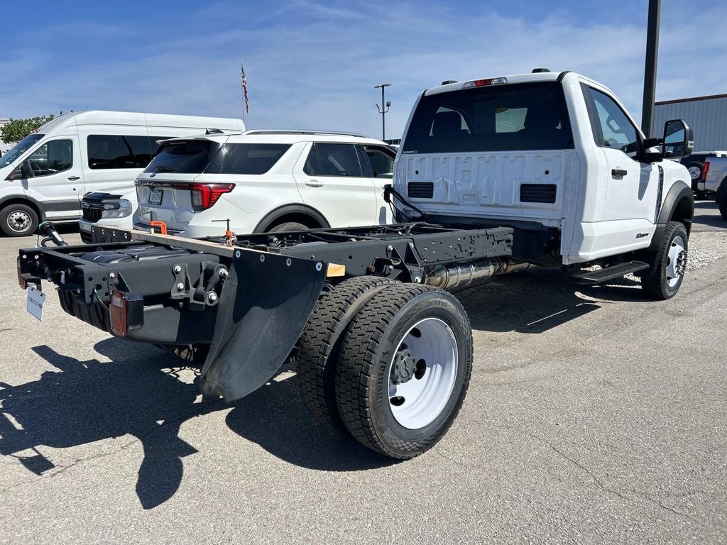 2025 Ford Super Duty F-450 DRW Chassis Cab XLT DRW
