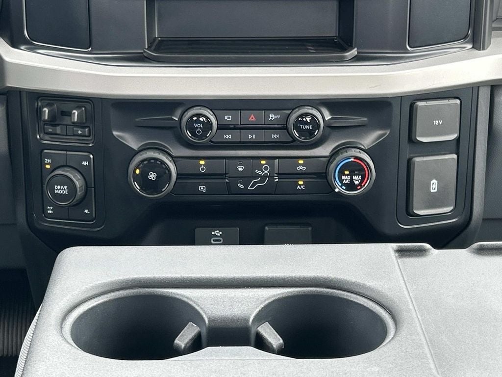 2025 Ford Super Duty F-250 Pickup XL