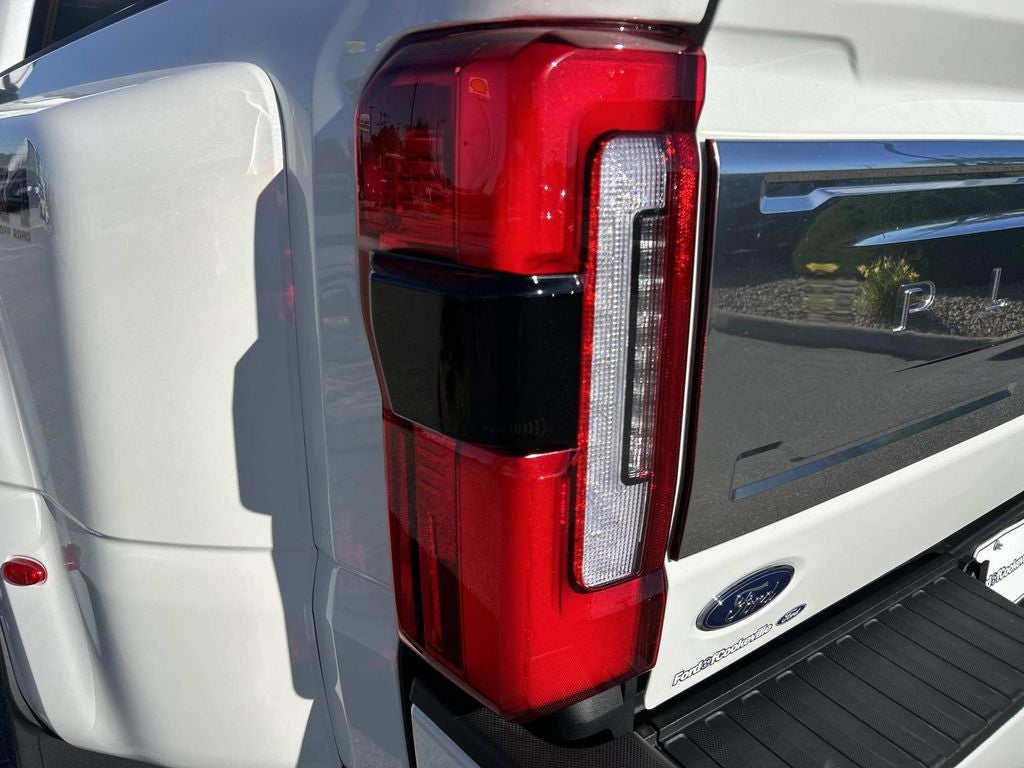 2024 Ford Super Duty F-350 DRW Pickup Platinum