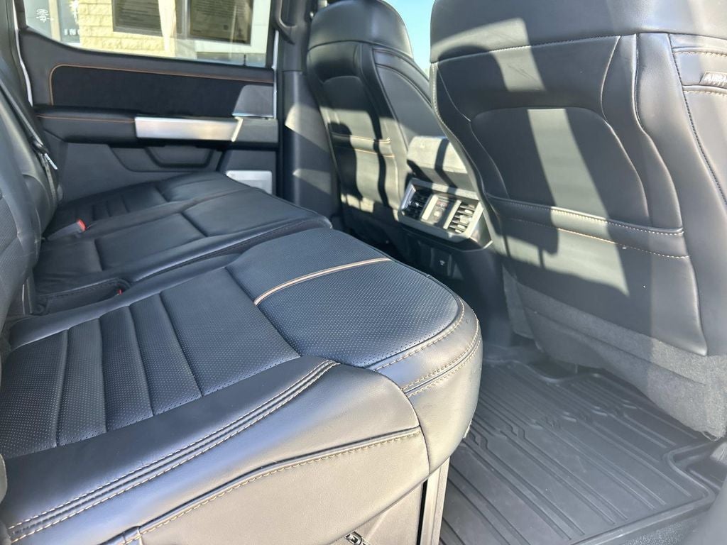 2024 Ford Super Duty F-350 DRW Pickup Platinum