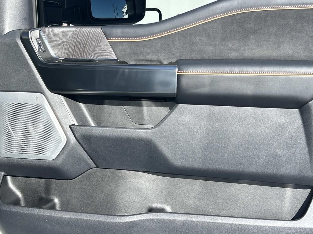 2024 Ford Super Duty F-350 DRW Pickup Platinum