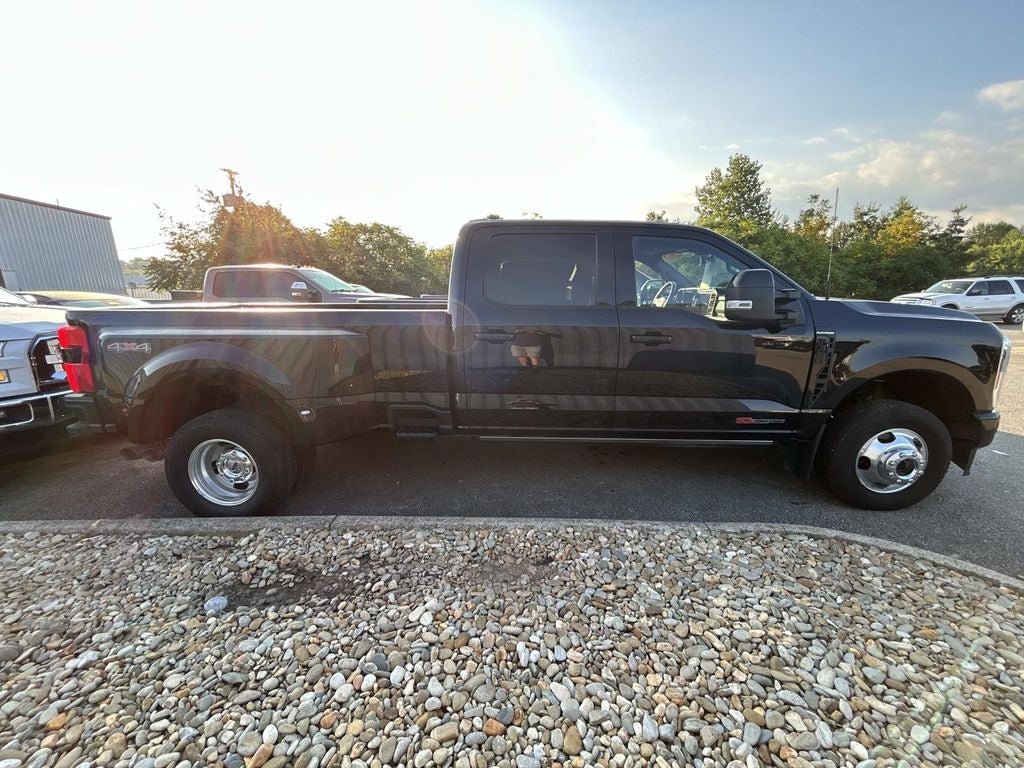 2025 Ford Super Duty F-350 DRW Pickup Platinum