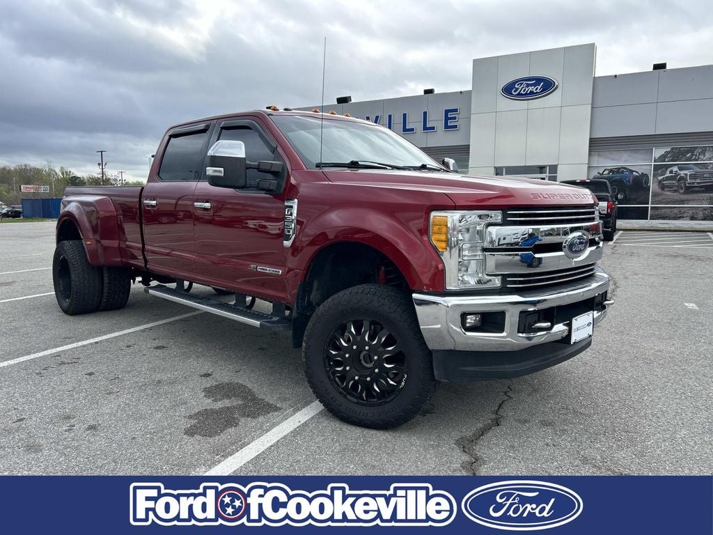 2017 Ford Super Duty F-350 DRW Pickup Lariat