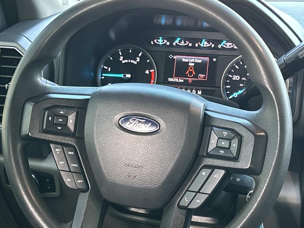 2022 Ford Super Duty F-350 DRW Pickup XLT