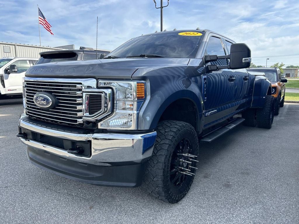 2022 Ford Super Duty F-350 DRW Pickup XLT