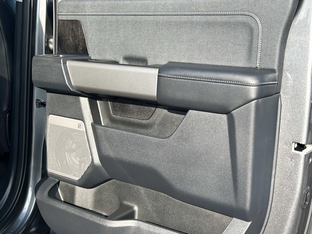 2025 Ford Super Duty F-350 DRW Pickup Lariat