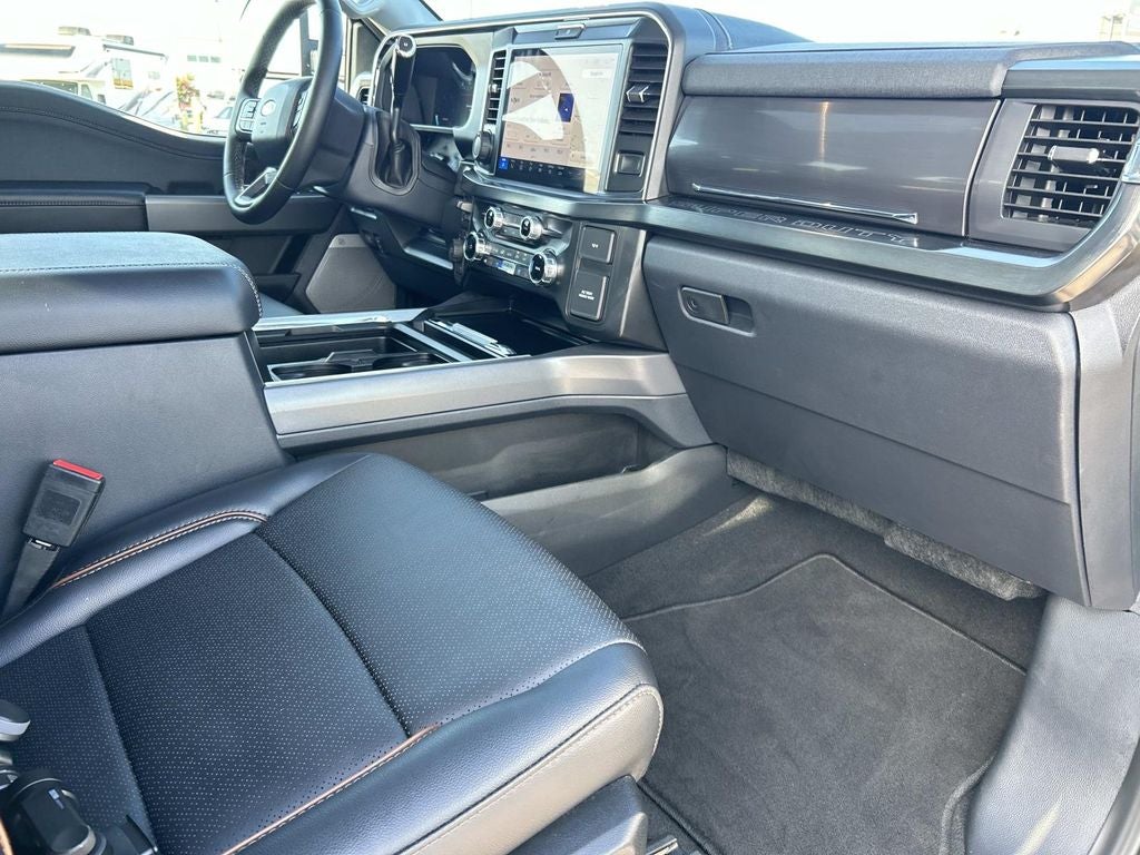 2025 Ford Super Duty F-350 DRW Pickup Lariat