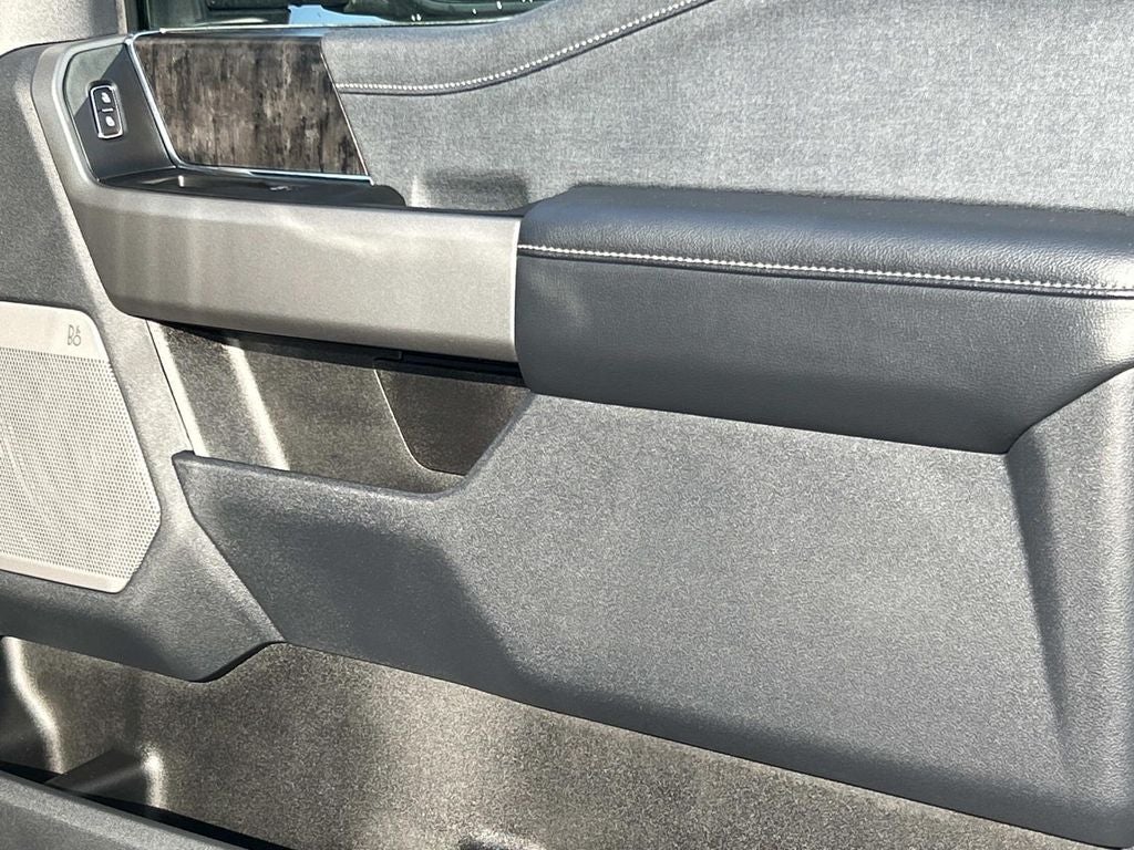 2025 Ford Super Duty F-350 DRW Pickup Lariat