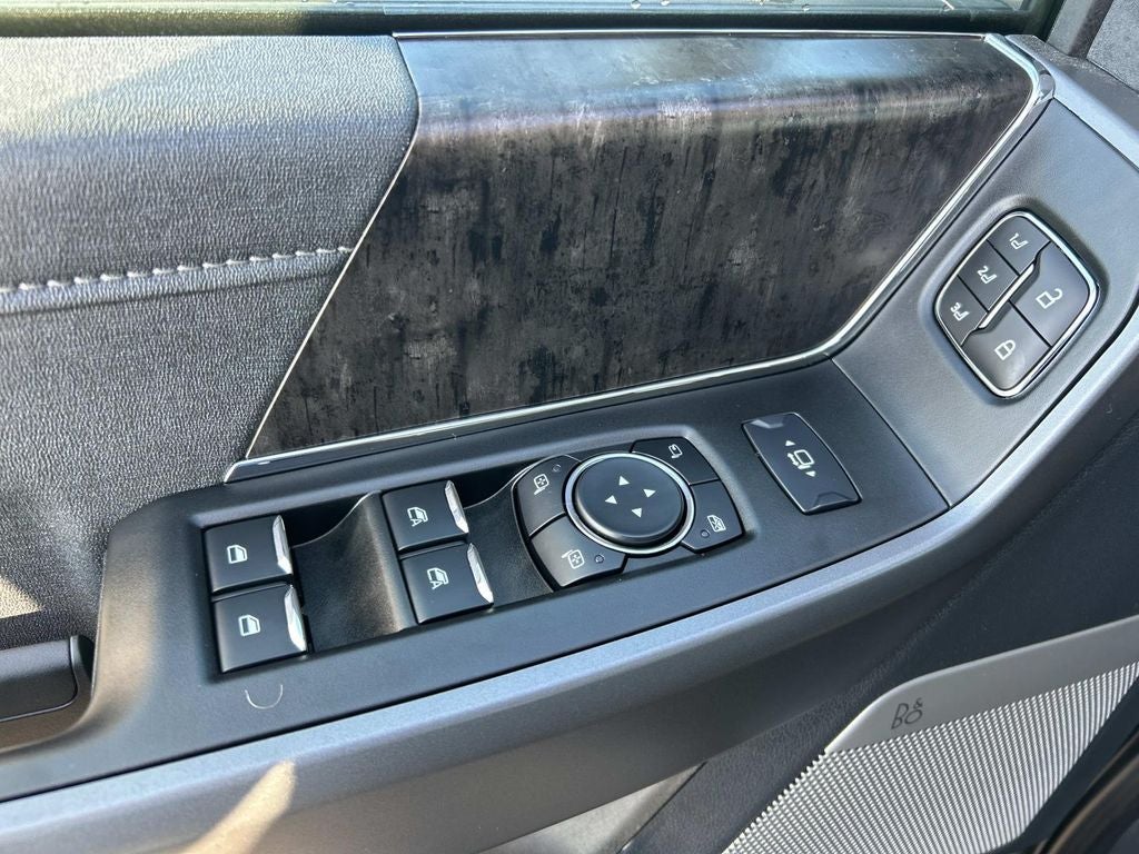 2025 Ford Super Duty F-350 DRW Pickup Lariat