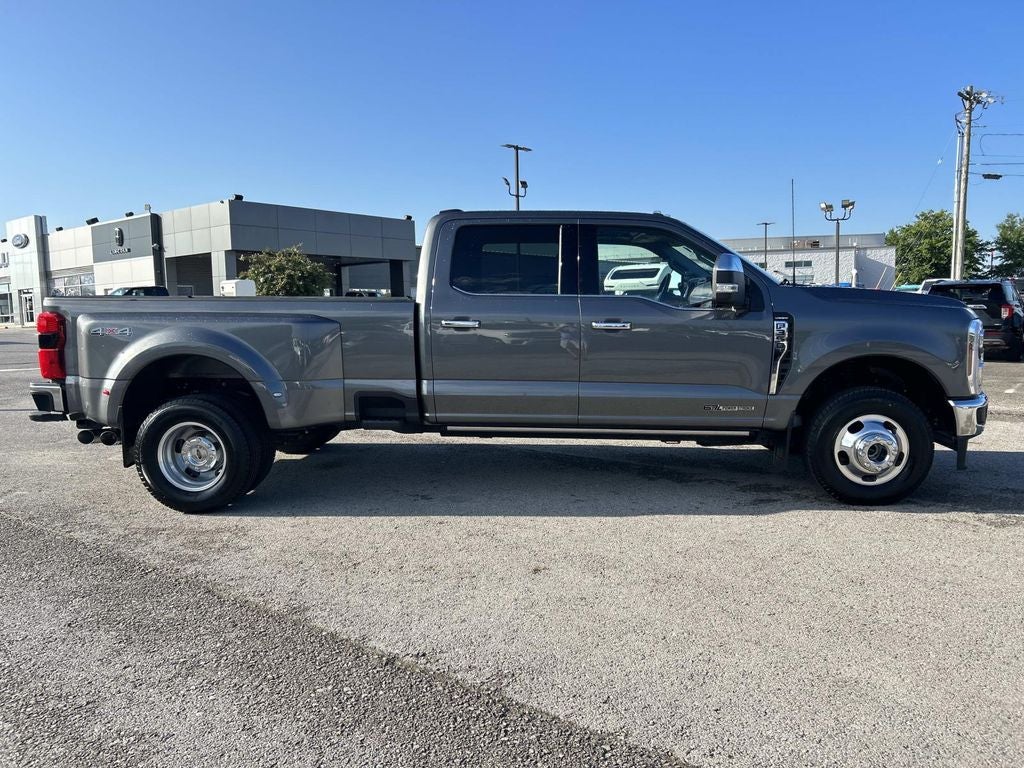 2025 Ford Super Duty F-350 DRW Pickup Lariat