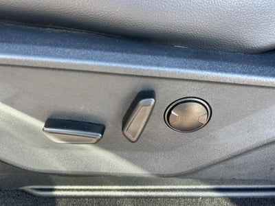 2025 Ford Super Duty F-350 DRW Pickup Lariat
