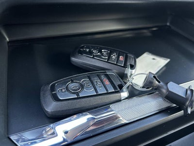 2025 Ford Super Duty F-350 DRW Pickup Lariat