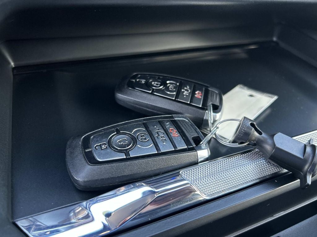 2025 Ford Super Duty F-350 DRW Pickup Lariat