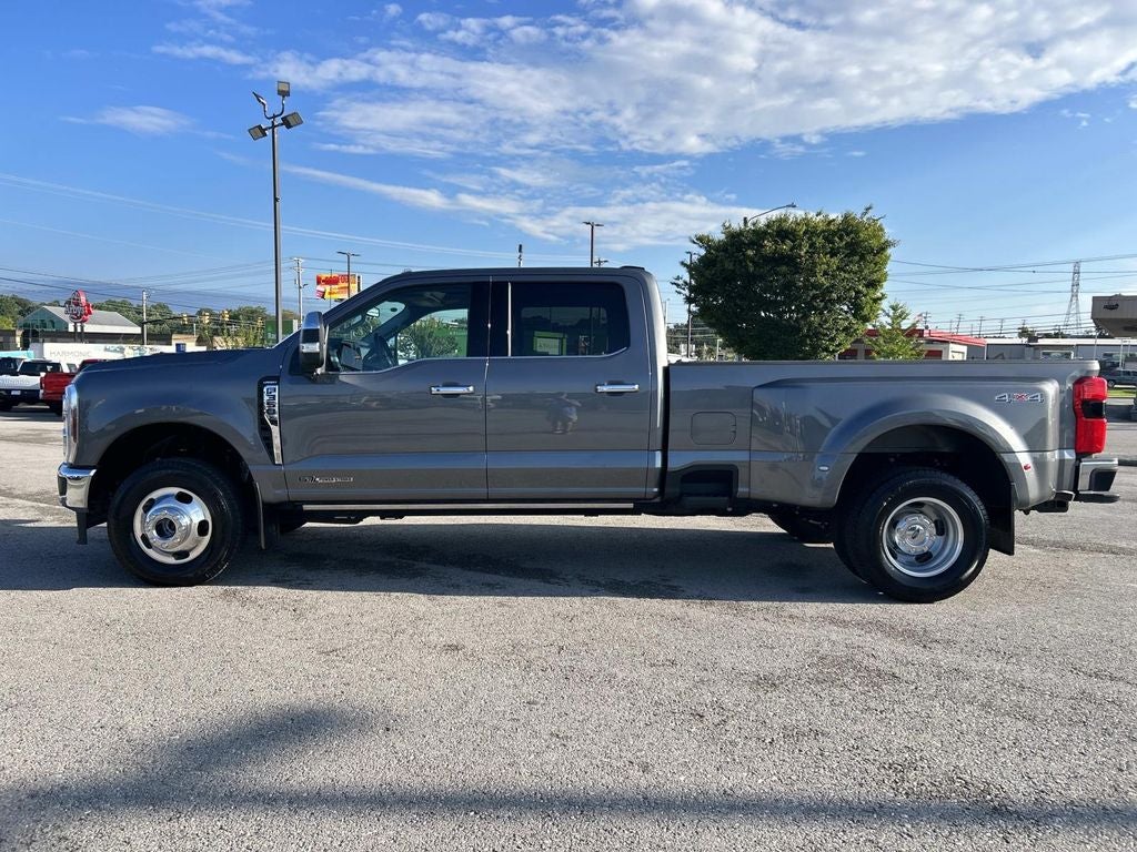 2025 Ford Super Duty F-350 DRW Pickup Lariat
