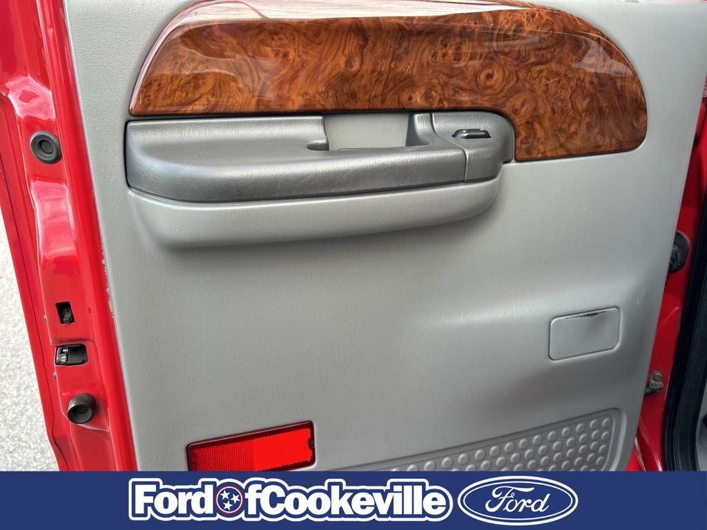 2002 Ford Super Duty F-250 Lariat