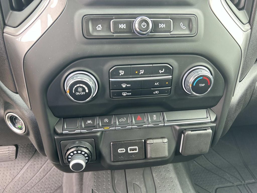 2024 Chevrolet Silverado 1500 Custom