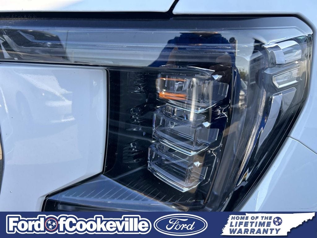2023 GMC Yukon SLT