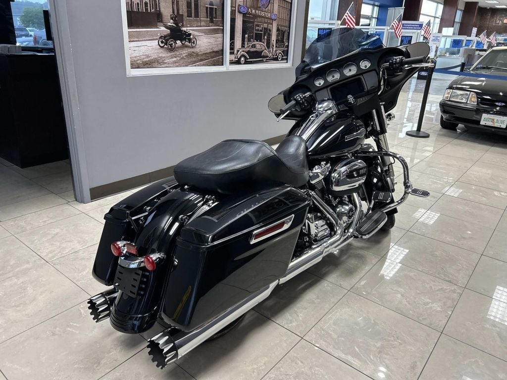 2023 Harley-Davidson Touring Base