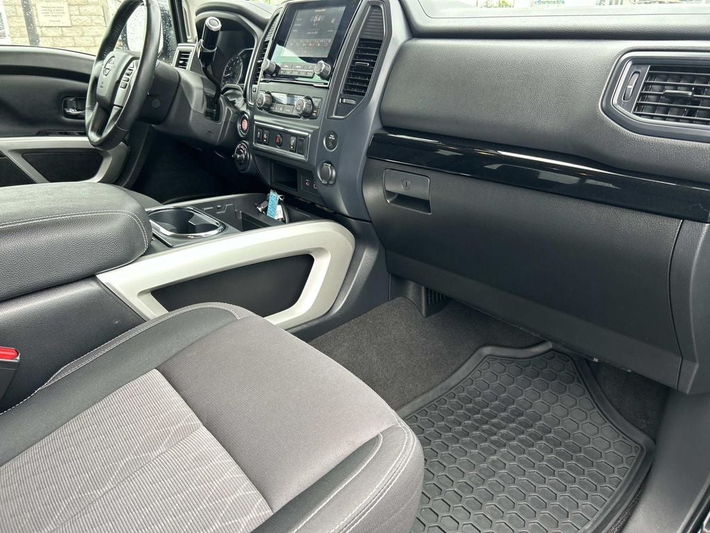 2024 Nissan Titan SV