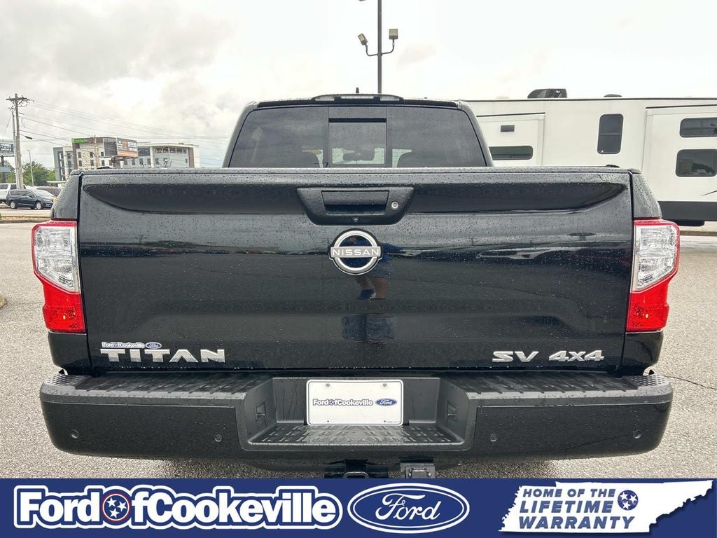 2024 Nissan Titan SV