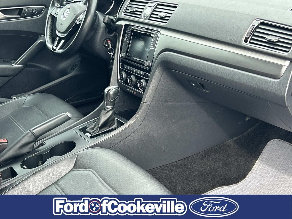 2017 Volkswagen Passat 1.8T R-Line